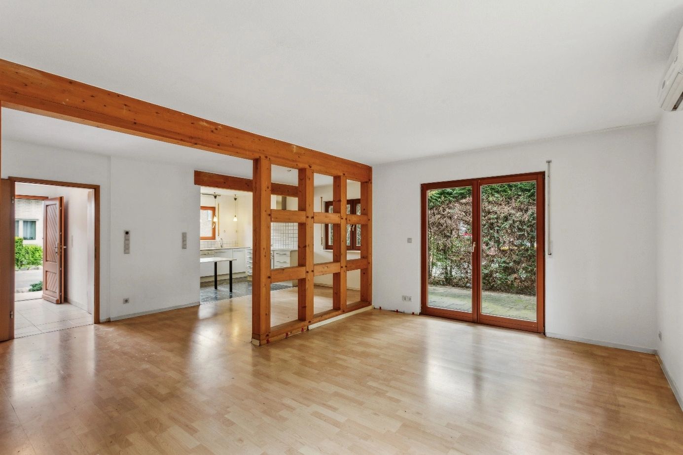 Unmöbliertes Esszimmer vor Home Staging – Immobilienmakler Siegburg zeigt das Potenzial